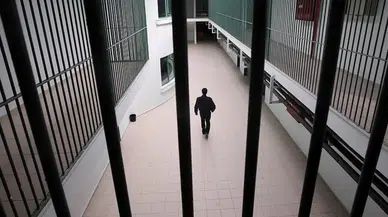Adana'da uyuşturucu satıcısına 15 yıl hapis