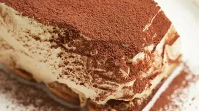 İtalyan şeflerden dev tiramisu rekoru