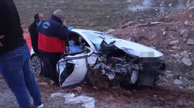 Van'da otomobil şarampole yuvarlandı : 2'si çocuk 5 yaralı