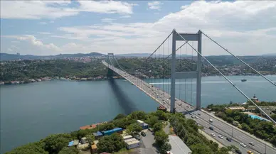 İstanbul Boğazı’nda gemi trafiği askıya alındı