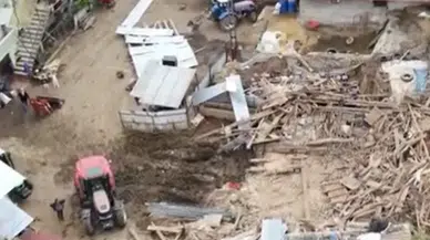 Kastamonu'da fırtınada ahır çöktü : 4 büyükbaş hayvan telef oldu