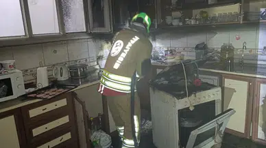 Hatay'da bir evin mutfağında yangın çıktı