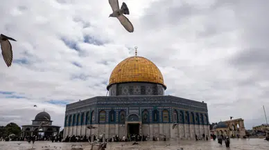 Mescid-i Aksa 41 gün sonra ibadete açıldı