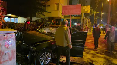 Antalya'da otomobil duvara çarptı : 1 ölü, 1 yaralı