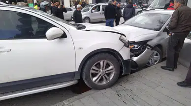 Erzincan'da kaza : 2 sürücü yaralı