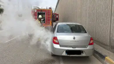 İskenderun'da seyir halindeki otomobilde yangın çıktı