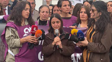 Gülistan Doku'nun ailesinden Tunceli Adliyesi önünde basın açıklaması