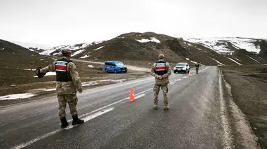 Ağrı'da 'Huzur ve Güven Uygulaması' : 21 şahıs yakalandı