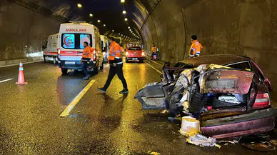 Bolu Dağı Tüneli'nde tır otomobile arkadan çarptı : 5 yaralı