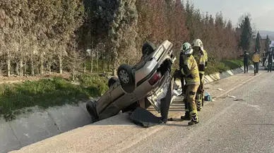 Kütahya'da otomobil su kanalına düştü : 5 yaralı