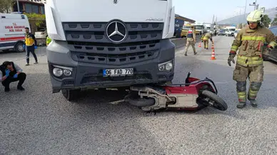 Hatay'da kamyonun altında kalan motosiklet sürücüsü ezilerek öldü