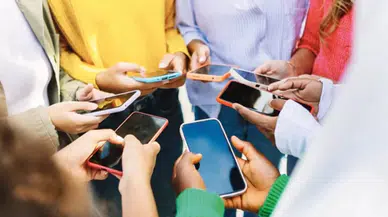 Yunanistan'da 15 yaş altına sosyal medya yasağı geliyor