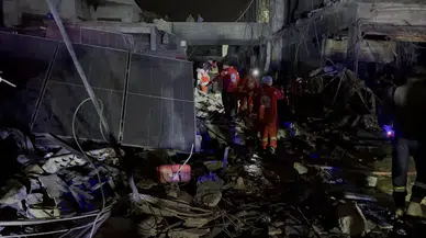 İsrail, Lübnan'da arama kurtarma ekiplerini hedef aldı : 5 kişi öldü