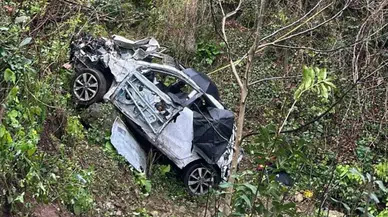 Ordu'da otomobil yamaçtan yuvarlandı : Baba ve kızı öldü