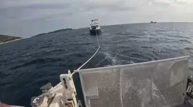Aydın'da motor arızasıyla sürüklenen teknedeki iki kişi kurtarıldı