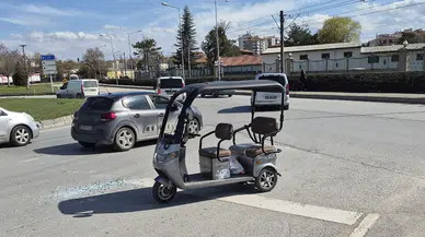 Eskişehir'de ters yöne giren elektrikli araç otomobille çarpıştı