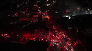 New York'ta tarihi bir kilisede yangın çıktı