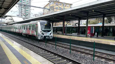 Marmaray Aydıntepe istasyonunda intihar girişimi
