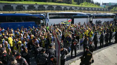 Derbi öncesi hareketli dakikalar : Fenerbahçe taraftarı RAMS Park'a ulaştı