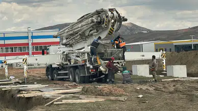Sivas'ta beton kalıbına düşen 23 yaşındaki genç işçi hayatını kaybetti