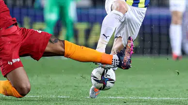 Galatasaray - Fenerbahçe derbisinin ilk 11'leri belli oldu