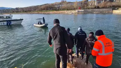 Van Gölü’nde kaybolan 17 yaşındaki Boran Öner’in cansız bedeni bulundu