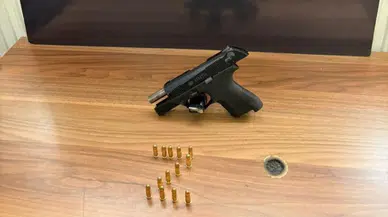 Kocaeli'de seyir halindeki araçtan ateş açıldı : Kurşunlar okula isabet etti