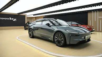 Toyota’nın Tesla Model S rakibi bZ7 satışa çıktı : Bir saatte 3 bin 100 sipariş! İşte fiyatı ve özellikleri