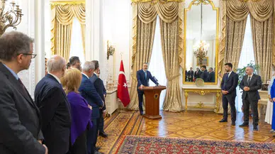 Bakan Fidan, Londra'da Türk iş insanlarıyla bir araya geldi