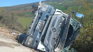 Bursa İnegöl'de beton mikseri şarampole yuvarlandı : 1 yaralı