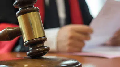 Kadıköy'de genç kadın yanıcı madde dökülerek yaralandı