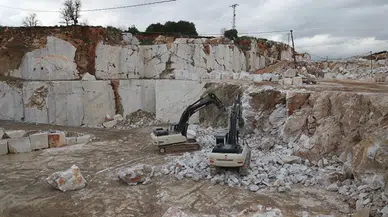 Mermer ocağında dev lastik patladı : Bir gün önce işe başlayan genç işçi hayatını kaybetti