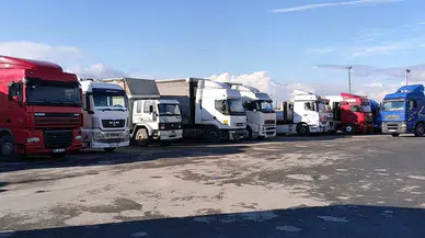 Tırdan 7 ton tütün ve binlerce kaçak sigara ele geçirildi