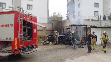 Bursa'da bir depoda yangın çıktı : Tüp bomba gibi patladı