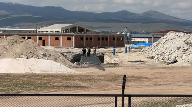 Niğde'de cezaevi şantiyesinde kaza : Yüksekten düşen işçi hastaneye kaldırıldı