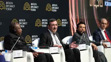 Cumhurbaşkanı Yardımcısı Cevdet Yılmaz, Liderler Paneli'nde