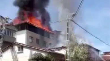 Sultanbeyli’de çatı tadilatı yangına neden oldu : Alevler yan binaya sıçradı