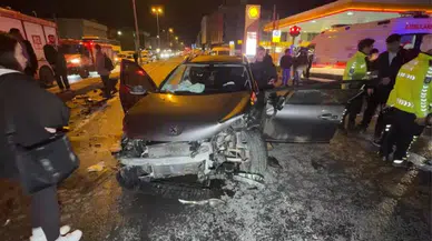Avcılar'da otomobiller çarpıştı : 4 yaralı