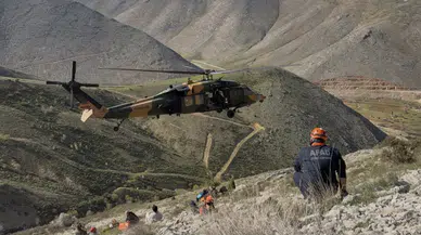 Adıyaman'da dağda mahsur kalan adam, askeri helikopterle kurtarıldı