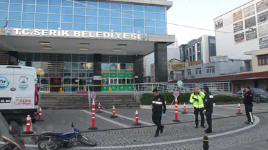 Antalya’da Serik Belediye binasına silahlı saldırı