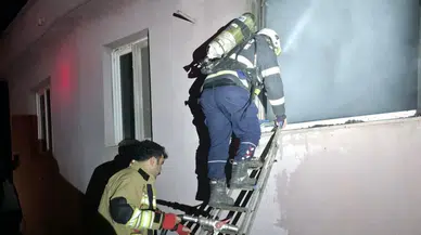 Hatay Hassa'da çıkan yangında ev alevlere teslim oldu