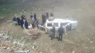 Van'da kamyonet şarampole yuvarlandı : 4 kişi yaralandı