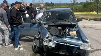 Kocaeli'de otomobil ile yolcu otobüsü çarpıştı : 1 yaralı