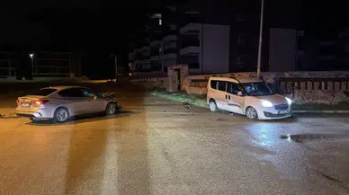 Eskişehir'de alkollü sürücü ile 15 yaşındaki çocuğun kullandığı araç çarpıştı