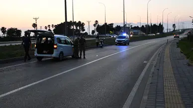 Hatay'da motosiklet devrildi : 2 kişi hayatını kaybetti