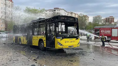 Sarıyer’de korku dolu anlar ! İETT otobüsü alev alev yandı