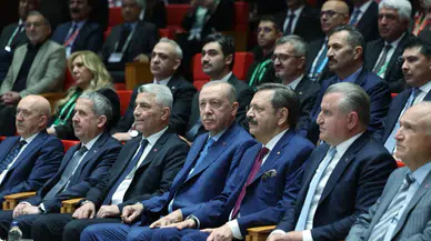 Bakan Bolat TOBB Hizmet Şeref Belgesi ve Plaket Takdim Töreni’ne katıldı
