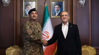 Pakistan Genelkurmay Başkanı Munir, İran Cumhurbaşkanı Pezeşkiyan ile görüştü