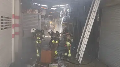 Hatay'da 3 iş yeri alevlere teslim oldu