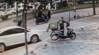 Batman'da motosiklet yayaya çarptı : O anlar kamerada